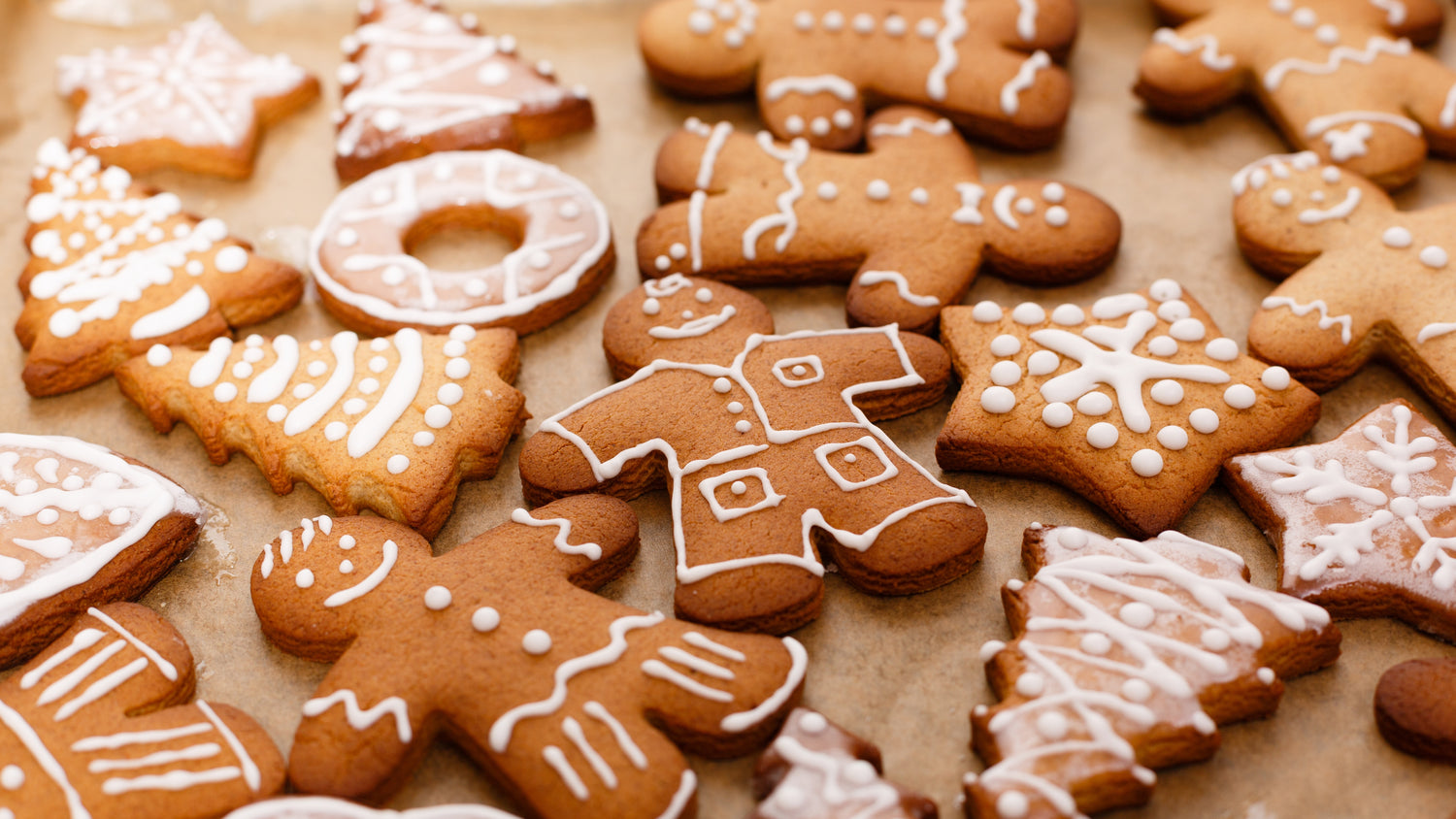 Easy Christmas Gingerbread Cookies - Zulay Kitchen