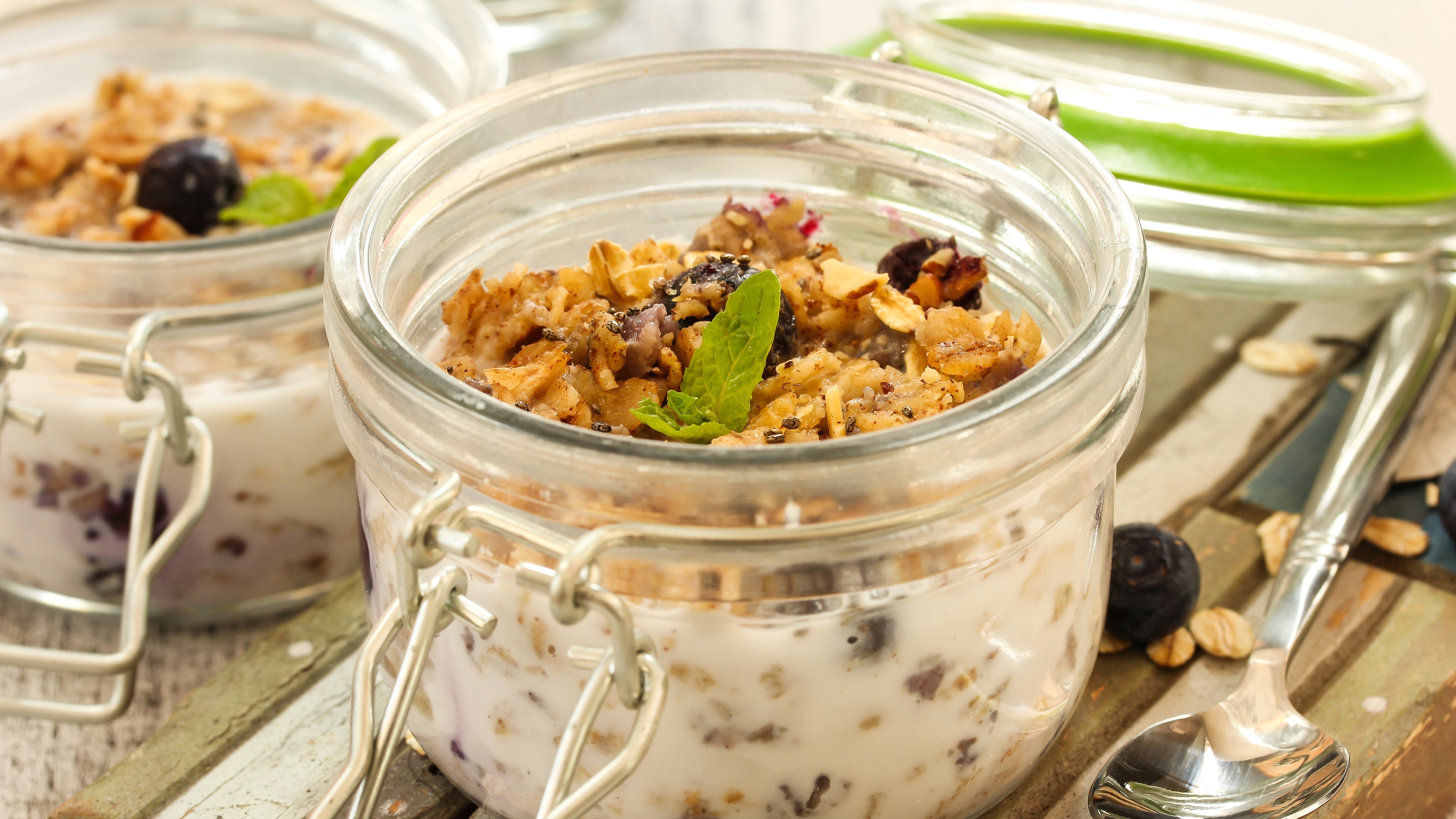 Healthy Overnight Oats - Zulay Kitchen